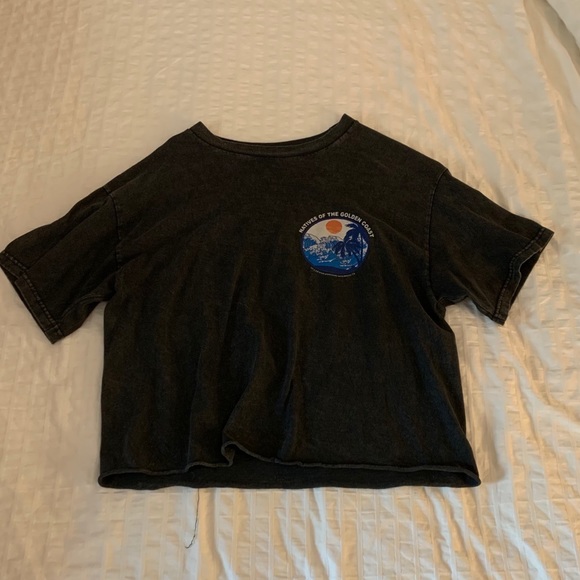 🚫sold on curtsy🚫 brandy melville golden coast t - Picture 2 of 4